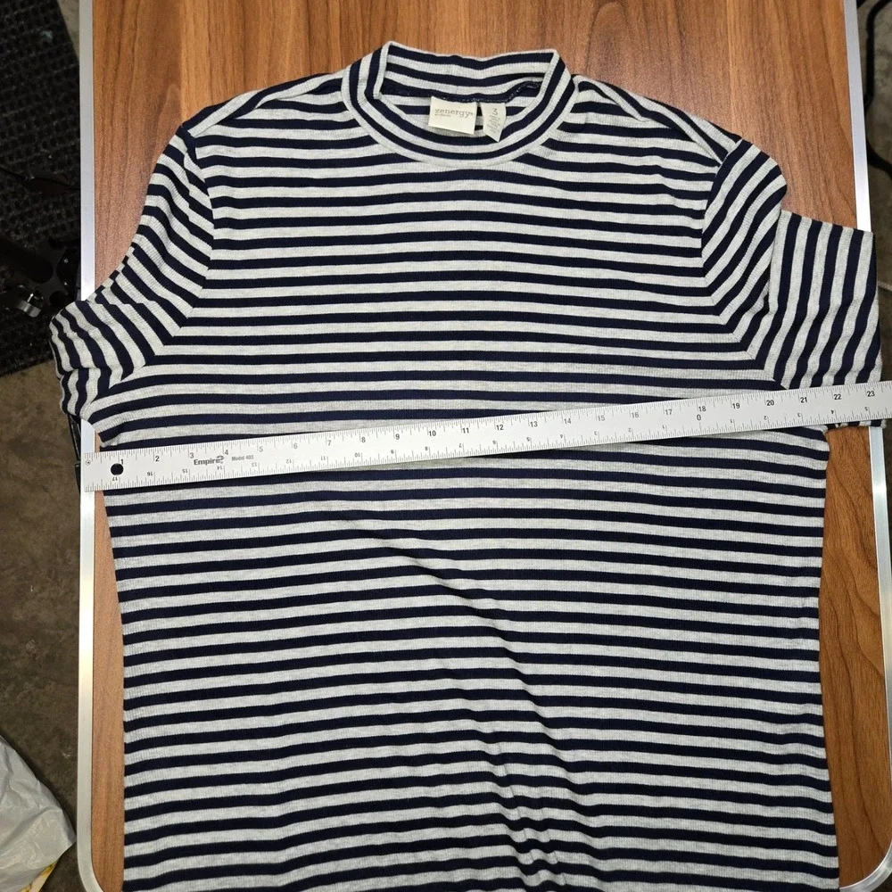 Zenergy by Chicos Womens Navy Gray Striped Ribbed Mock Neck Long Sleeve Top Sz 3